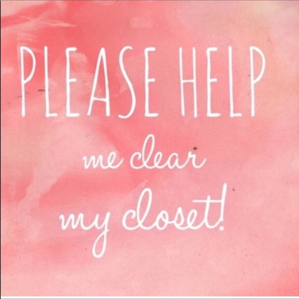 💕HELP CLEAN MY CLOSET. Send me Offers